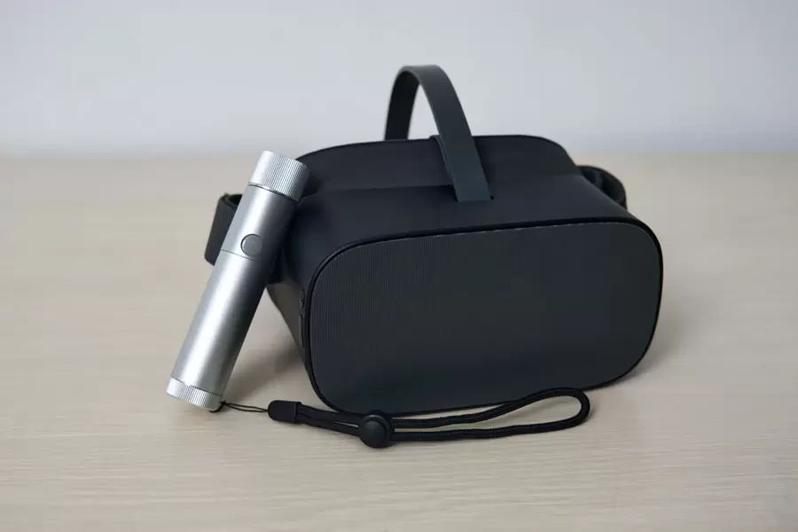 One-Hand Wireless Controller with High Precision